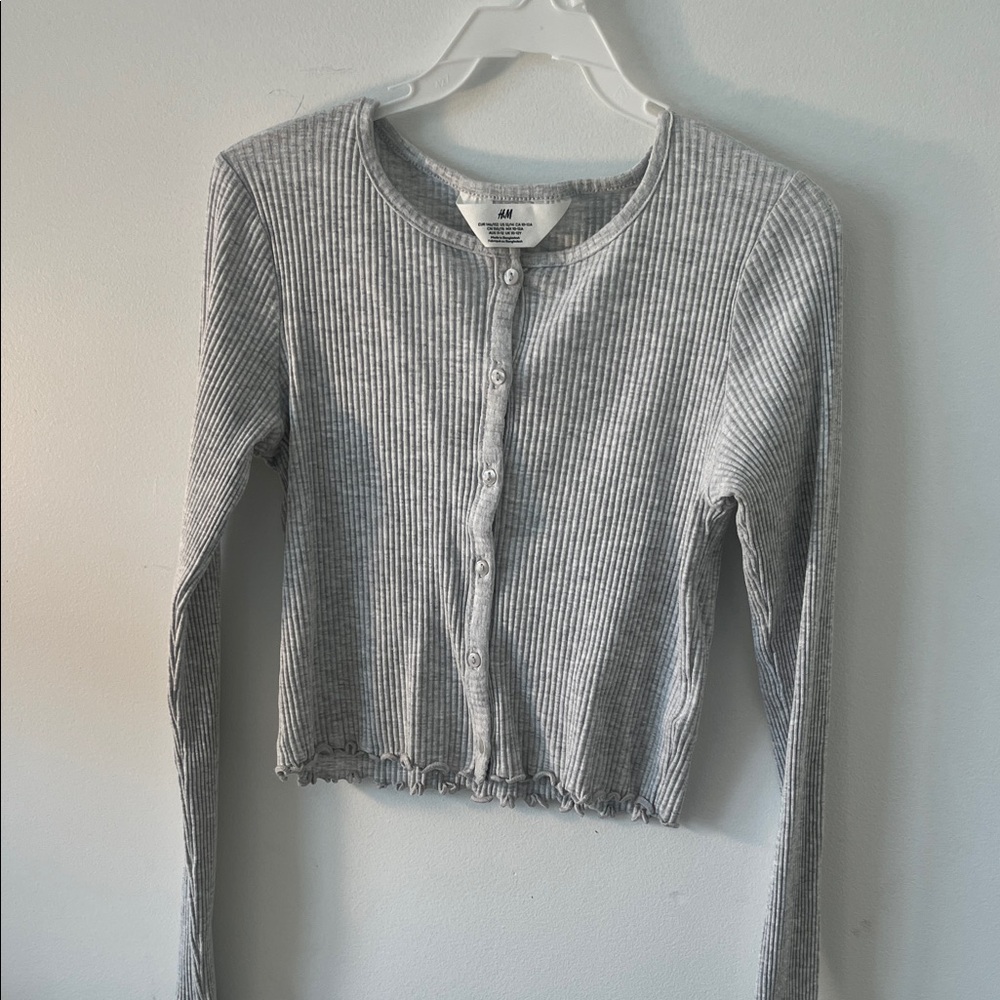 H&M Light Gray Ribbed Button-Up Top